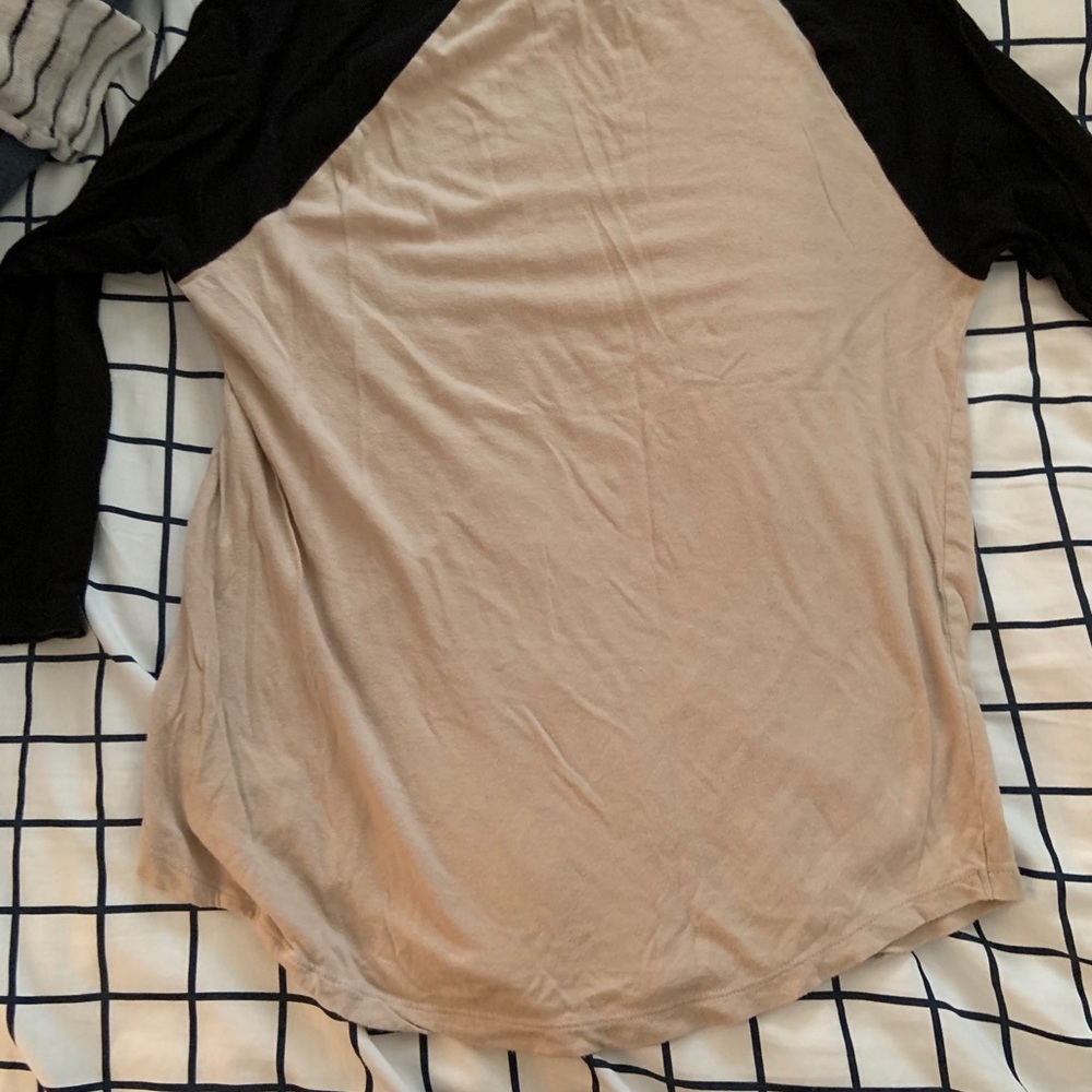Tan & black baseball tee - Picture 2 of 2